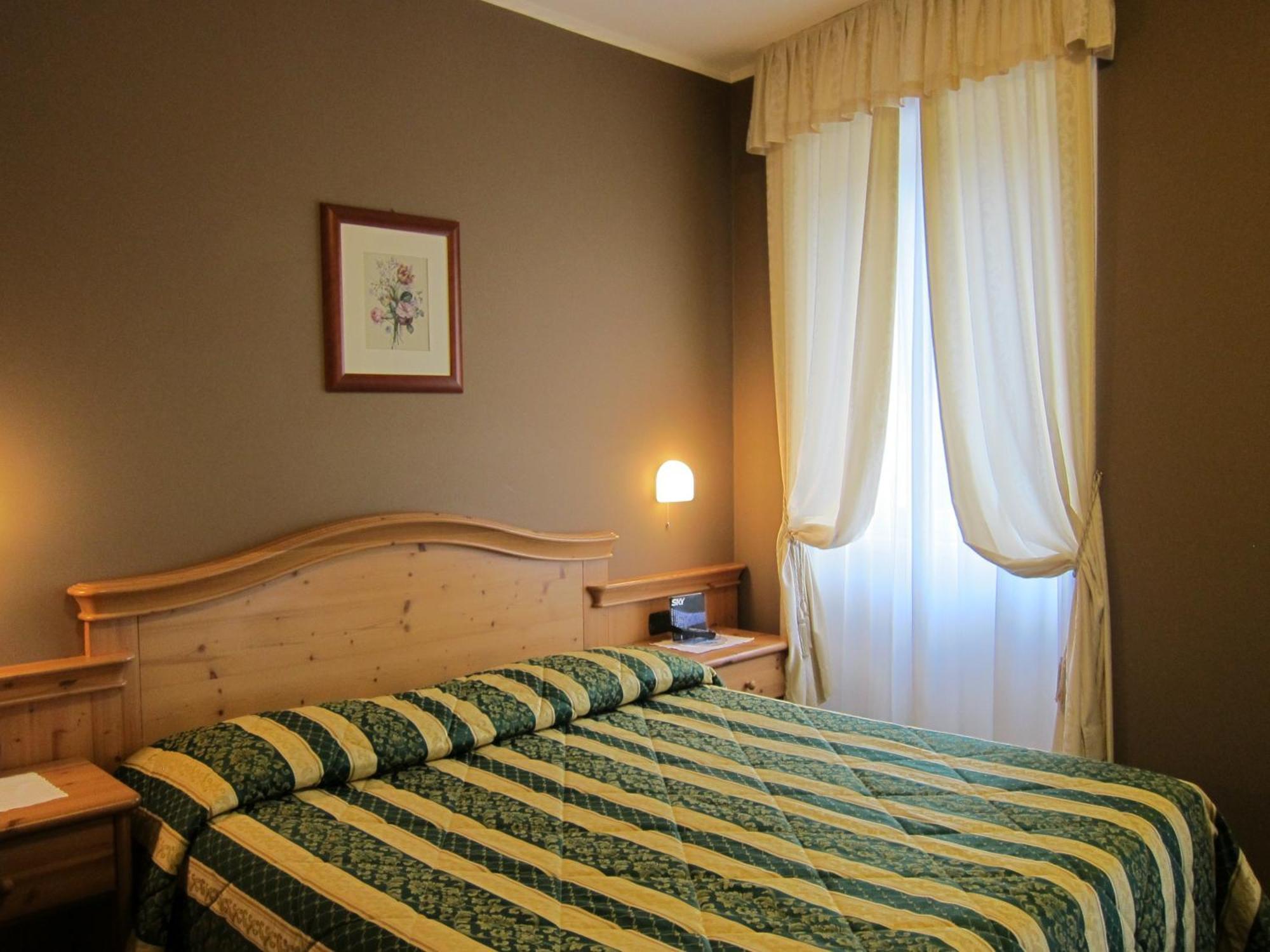 Hotel Lilla' تيرلاغو الغرفة الصورة