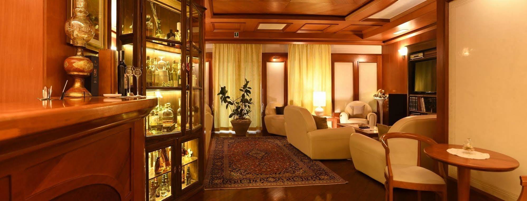 Hotel Lilla' تيرلاغو المظهر الخارجي الصورة